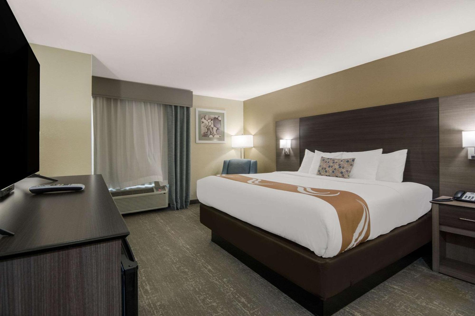 Quality Inn & Suites Roanoke - Fort Worth North Exterior foto