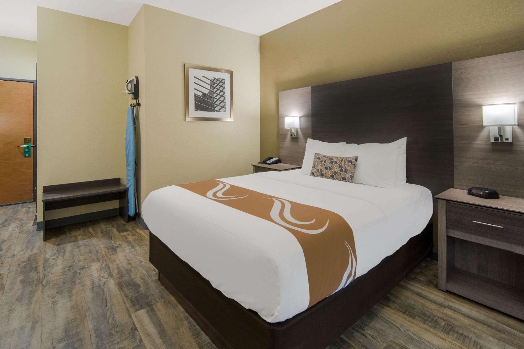 Quality Inn & Suites Roanoke - Fort Worth North Exterior foto